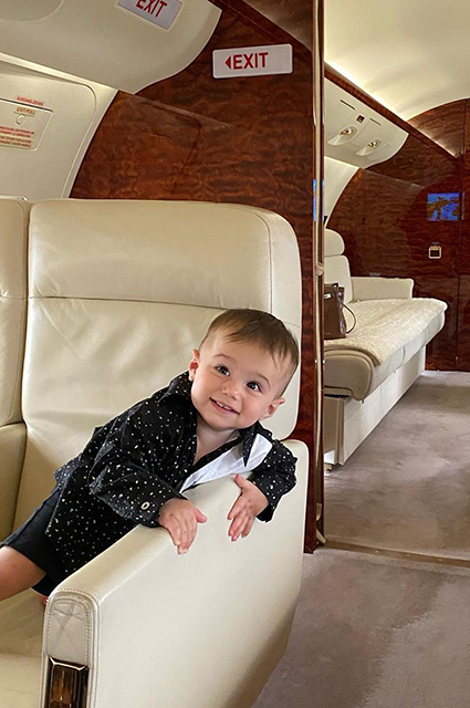 Анастасия Решетова и Тимати встретились после месяца разлуки и развеяли слухи о своем разладе Анастасия Решетова и Тимати встретились после месяца разлуки и развеяли слухи о своем разладе Звездные пары