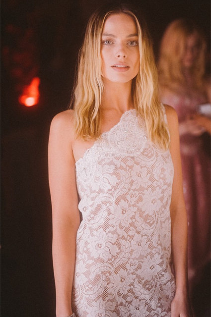 Марго Робби, Камила Морроне, Марион Котийяр на вечеринке Chanel в Каннах Марго Робби, Камила Морроне, Марион Котийяр на вечеринке Chanel в Каннах Красная дорожка