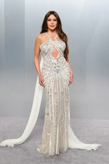 Голливудский блеск: как звёзды отпраздновали "Оскар" на вечеринке Vanity Fair