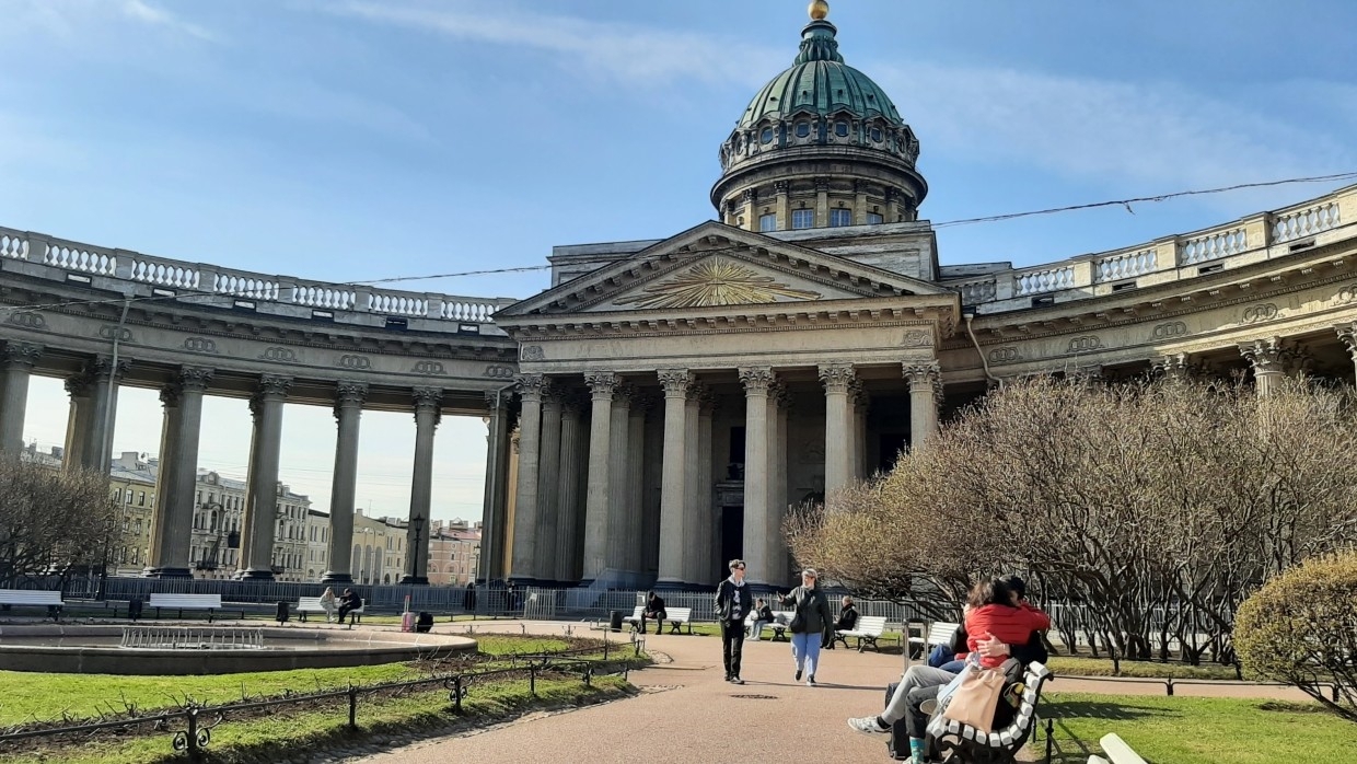 Синоптики спрогнозировали сухую и облачную погоду в Петербурге 18 сентября