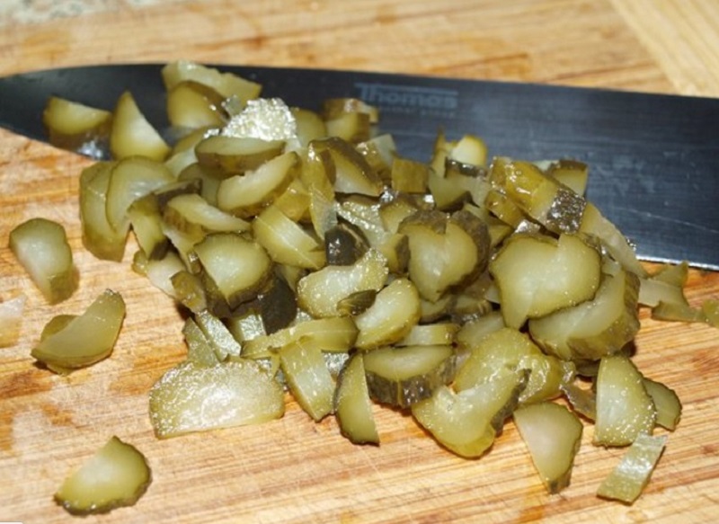 лодочки из слоеного теста с картофелем мясом и огурчиками