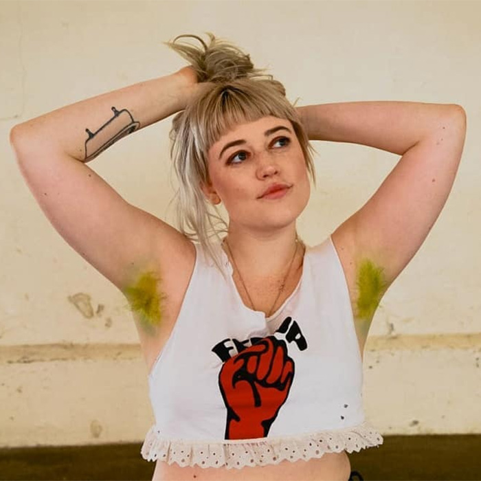 Новый бьюти-тренд тренд — цветные подмышки 