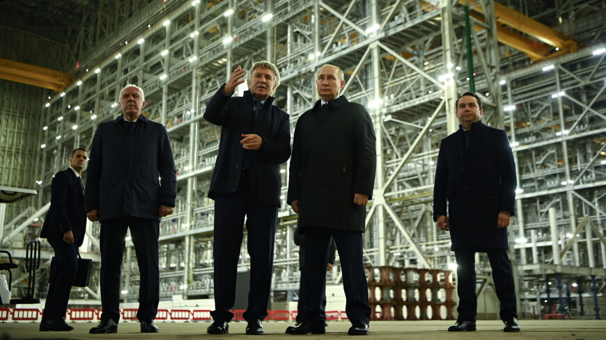 Путин посетил первый в мире завод по серийному производству СПГ-линий в Мурманске