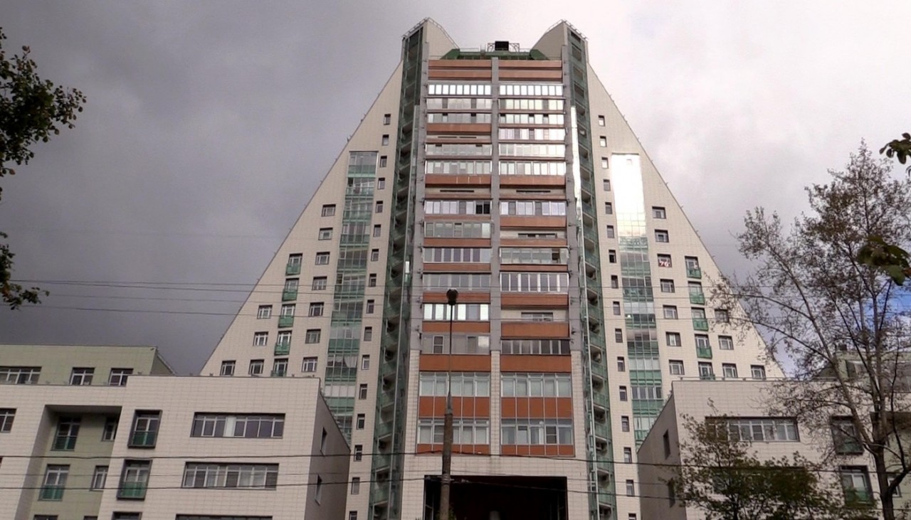 Дом пирамида в донецке