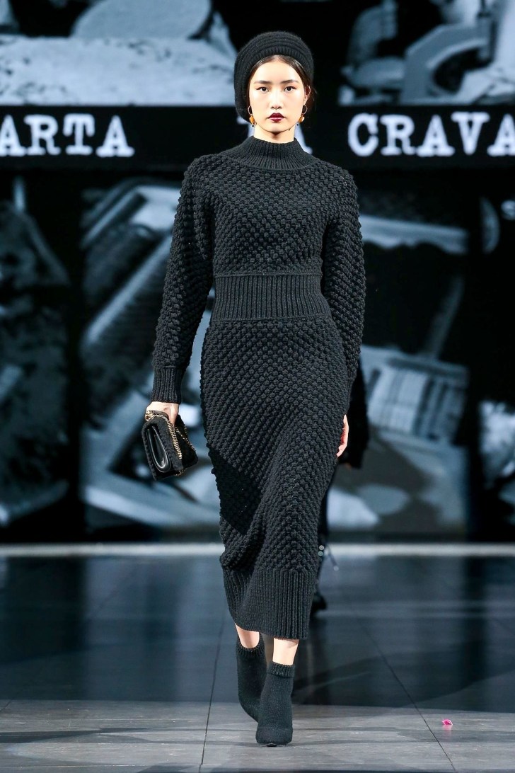 Как носить вязаные вещи стильно: показывает Dolce & Gabbana вязаные, Gabbana, кроптопы, длинные, вещами, выглядят, вязаными, образы, делает, контраст, тканей, легких, одеждой, коллекции, сочетается, одежда, привычная, вязаная, соблазнительными, длина