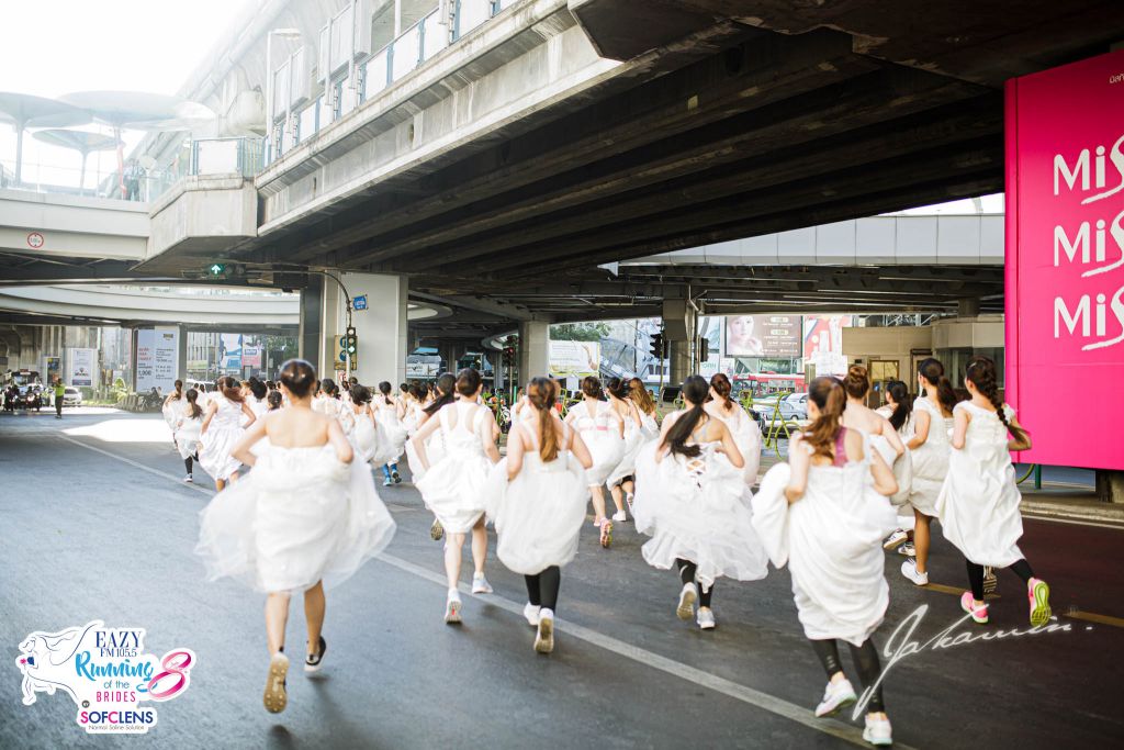 Running of the Brides: забег невест в Бангкоке интересное,конкурсы,мир,развлечения