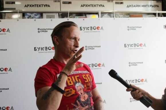 Охлобыстин стал новым владельцем ток-шоу "Бородина против Бузовой"