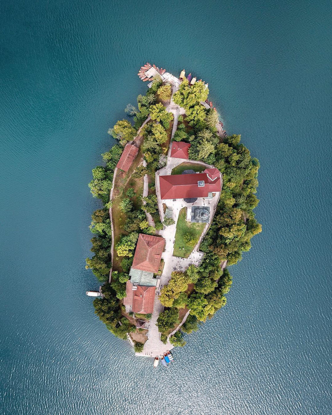 Потрясающие кадры, снятые при помощи дронов Потрясающие кадры, снятые при помощи дронов жизнь