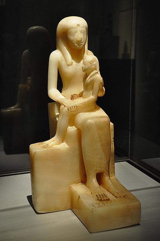 398px-WLA_brooklynmuseum_Statuette_of_Queen_Ankhnesmeryre_II_and_her_Son_3