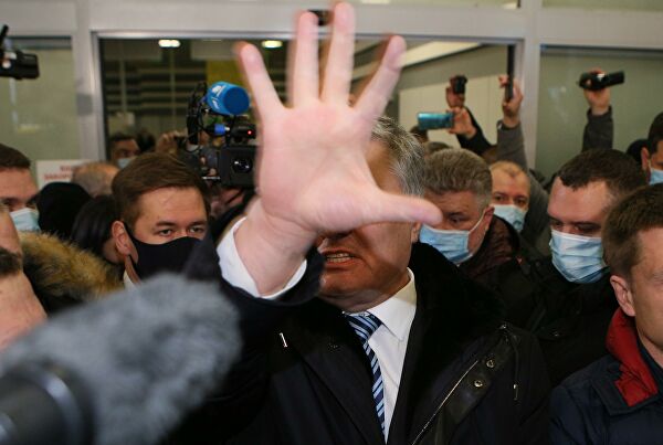 Экс-президент Украины Петр Порошенко в аэропорту Киев