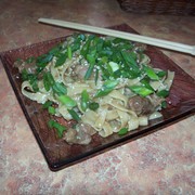 ЛАПША С КУРИНЫМИ ПОТРОШКАМИ В АЗИАТСКОМ СТИЛЕ (вариант)
