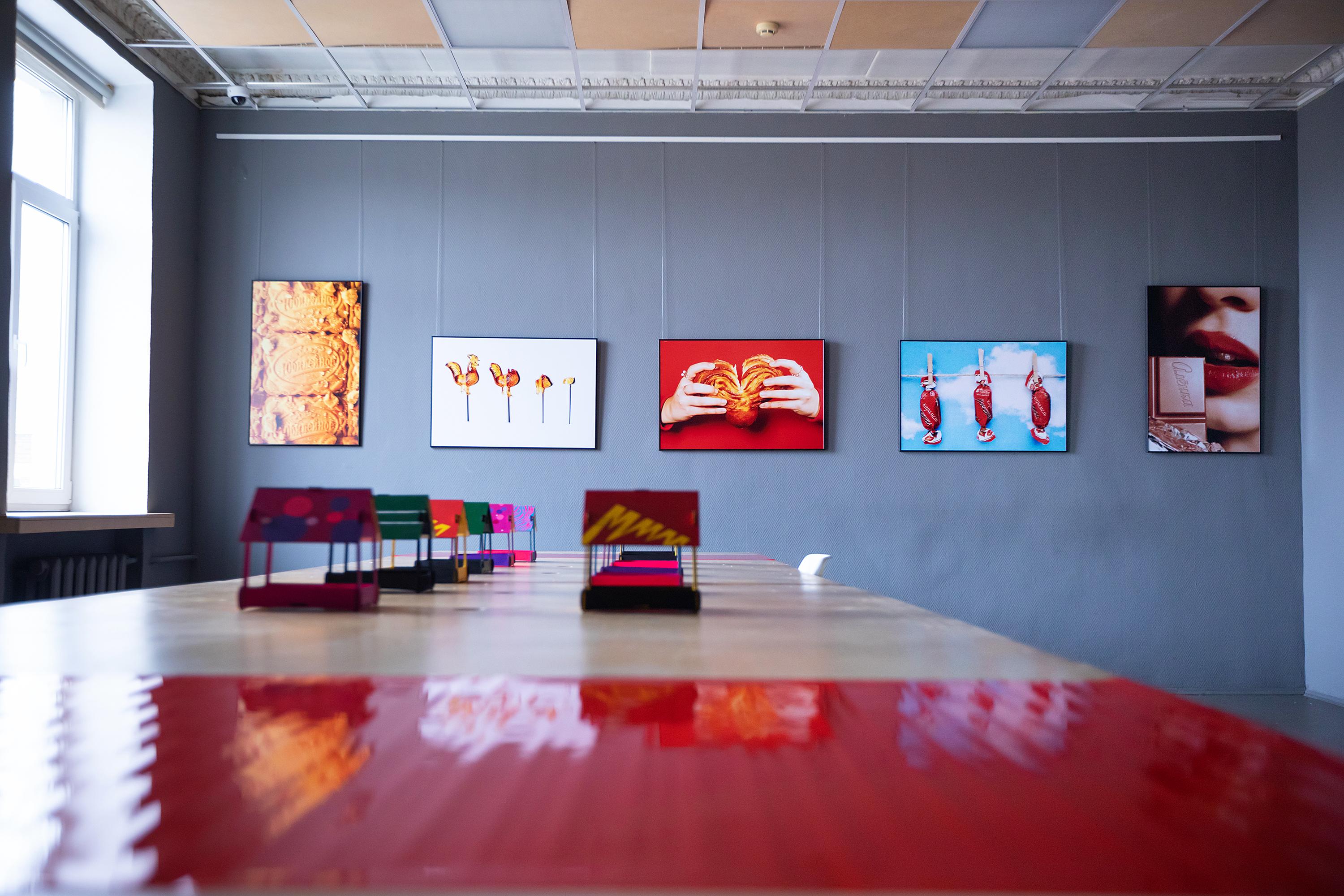 5 причин взять подростка на фестиваль современного искусства DOCA-2026 Москвы, города, через, студенты, апреля, инсталляции, Москву, DOCA2026, метро, ИГУМО, дизайна, фотографии, современного, способ, проект, создали, картины, можно, говорит, мастерских