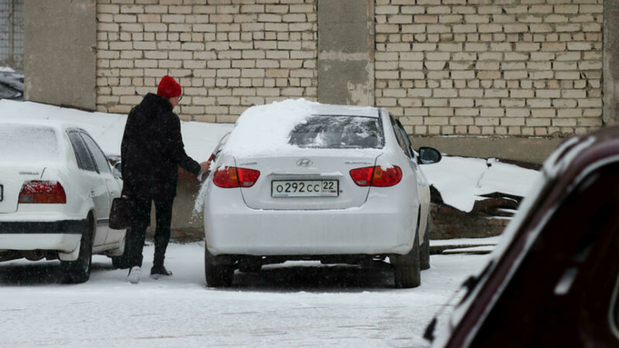 Сколько ДТП произошло в Барнауле в снежное и морозное утро 24 апреля