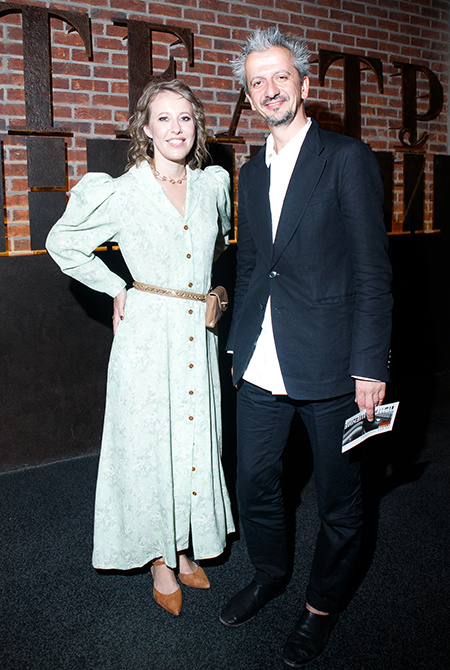 СМИ: Ксения Собчак выходит замуж на Константина Богомолова СМИ: Ксения Собчак выходит замуж на Константина Богомолова Звезды,Звездные пары