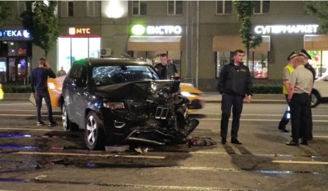 СМИ выяснили, кто ездил за рулем внедорожника Ефремова