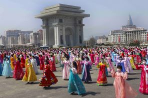 Хоть на коне, хоть на блохе — вперед с идеями чучхе! геополитика