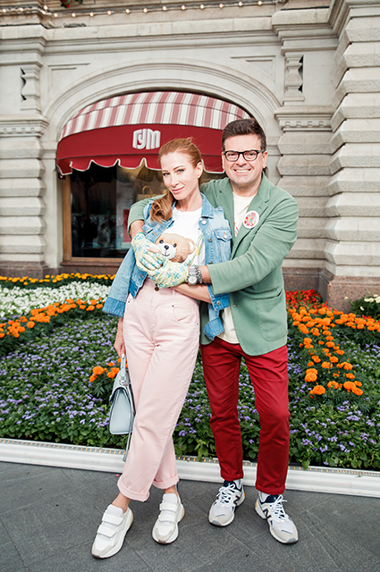 Ингеборга Дапкунайте, Дарья Повереннова, Михаил Куснирович и другие на открытии фестиваля цветов в ГУМе Светская жизнь