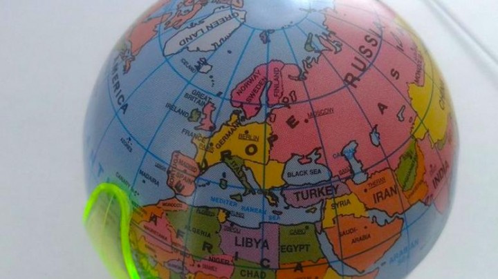 На немецком глобусе не оказалось Польши и Украины