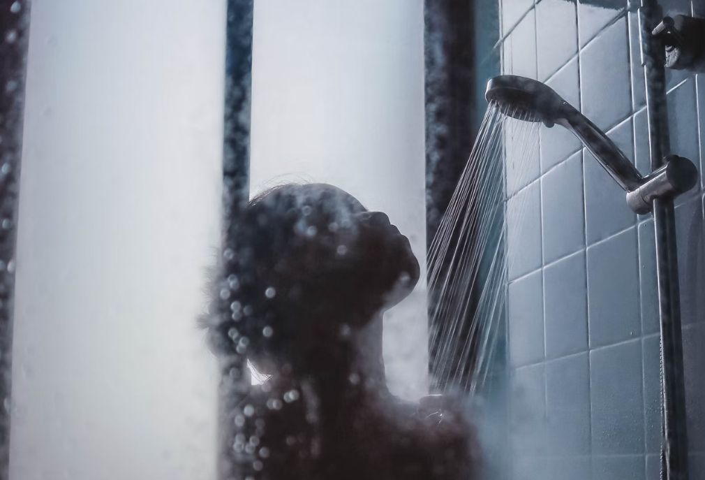 Трихолог Рахула объяснила, как мыть голову для борьбы с облысением