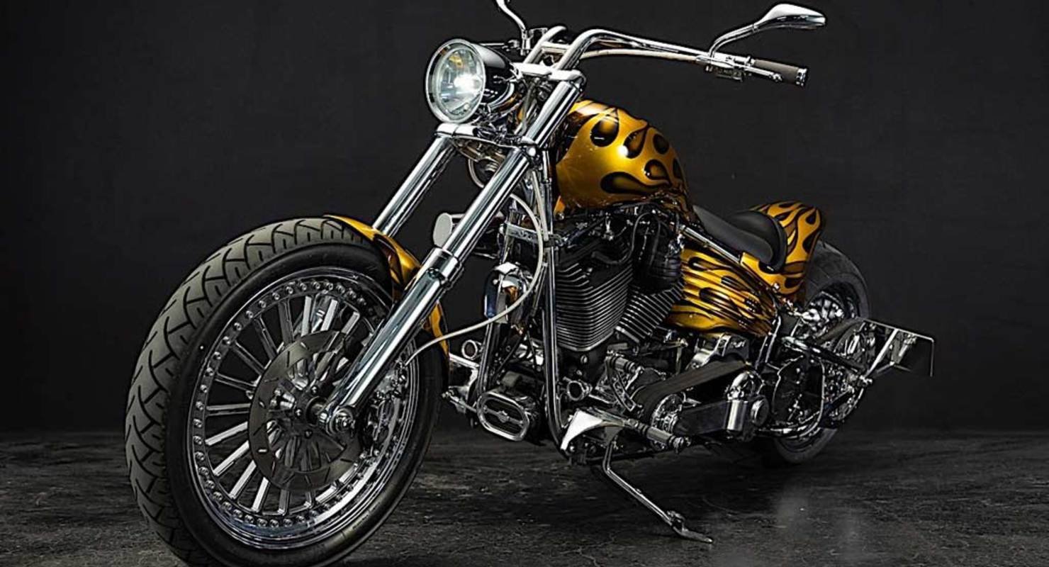 Harley-Davidson Rocker попал в руки тюнеров
