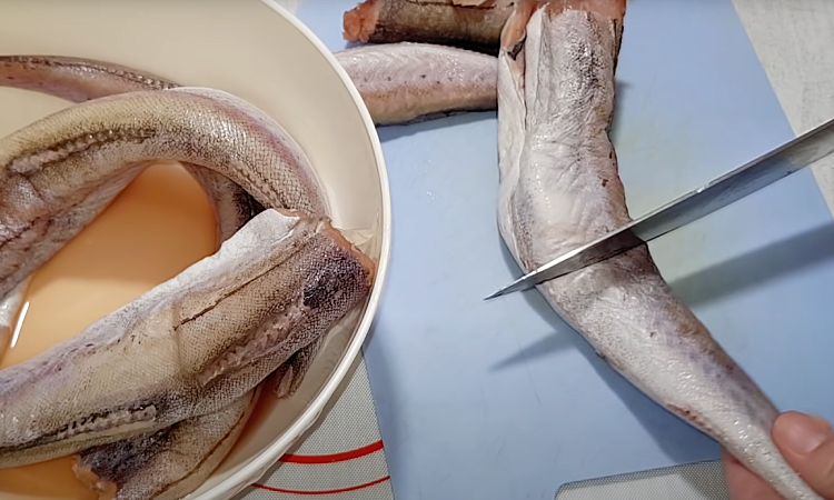 Рецепт минтая в панировке: хрустящая корочка и нежнейшее мясо. Хитрый маринад чтобы, минтай, минут, куски, противень, течение, духовку, равномерно, вкусу, минтая, рыбой, можно, соевый, каждый, Обваляйте, прилипла4, бумагой, пергаментной, миске, Закройте