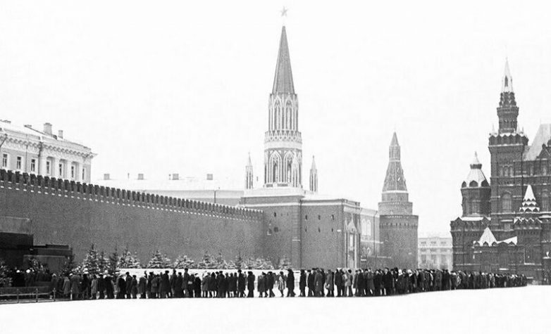 Какими были очереди в СССР? Какими были очереди в СССР?