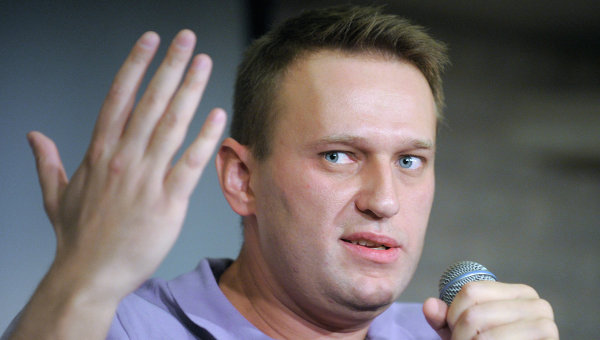 Кто и зачем расчищает дорогу Навальному?