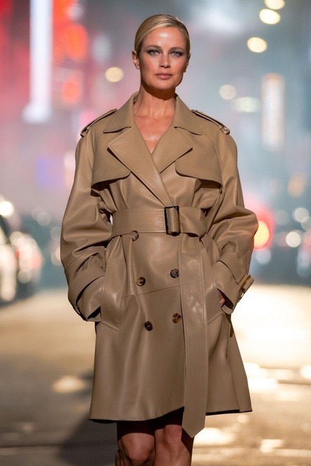 Ирина Шейк, Наоми Кэмпбелл, Белла Хадид и другие на показе Michael Kors в Нью-Йорке Мода,Новости моды