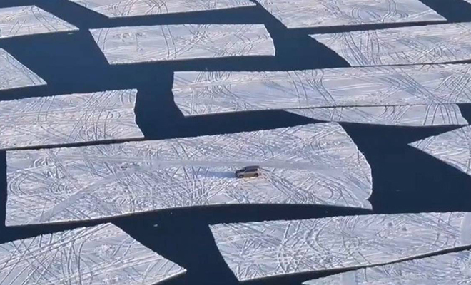 Магаданский рыбак третьи сутки ловит свой Nissan X-Trail. Внедорожник на льдине отправился в открытое море Культура