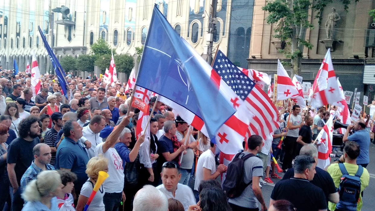 В Тбилиси не хотят смотреть правде в глаза: почему буксуют отношения России и Грузии Политика