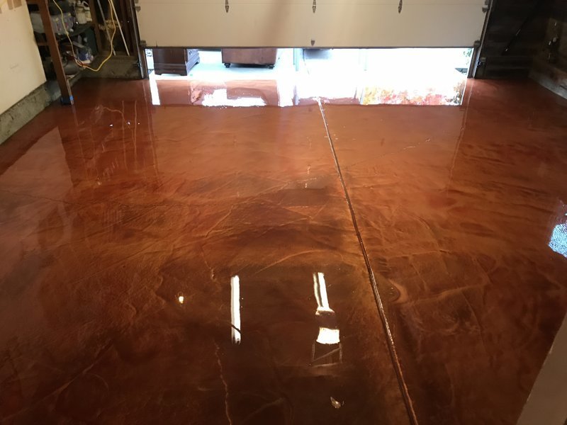 Мотоциклист превратил неприметный гараж в крутое «мужское логово» авто и мото,автоновости,гараж,история