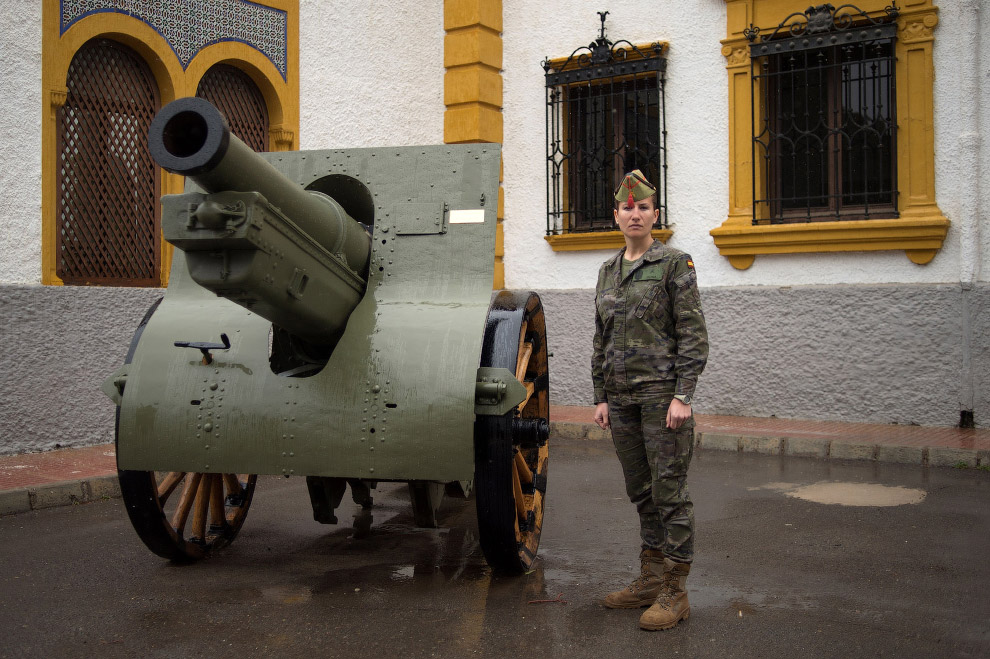 Испанский легионер на военной базе