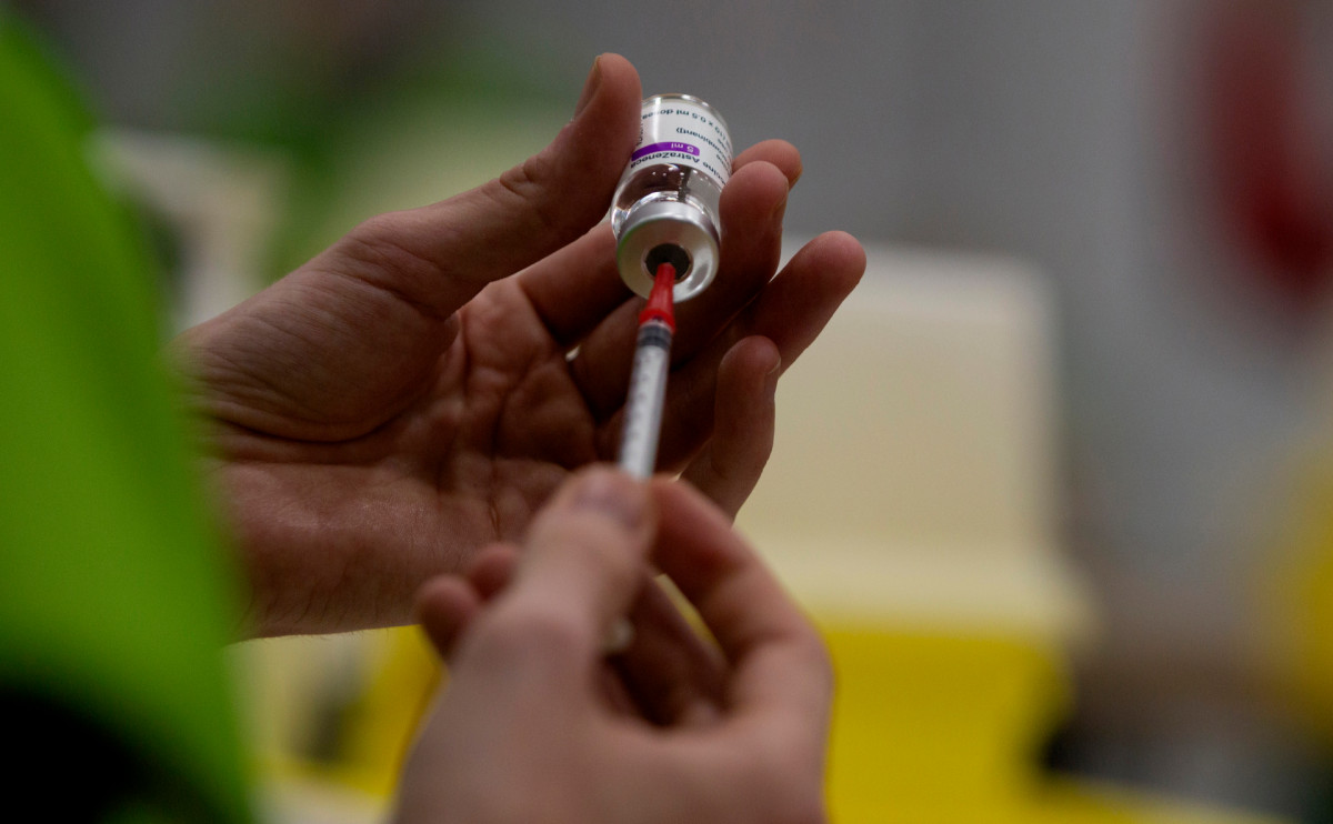 Ученые допустили ненадобность второй дозы вакцины для перенесших COVID-19 Ученые допустили ненадобность второй дозы вакцины для перенесших COVID-19