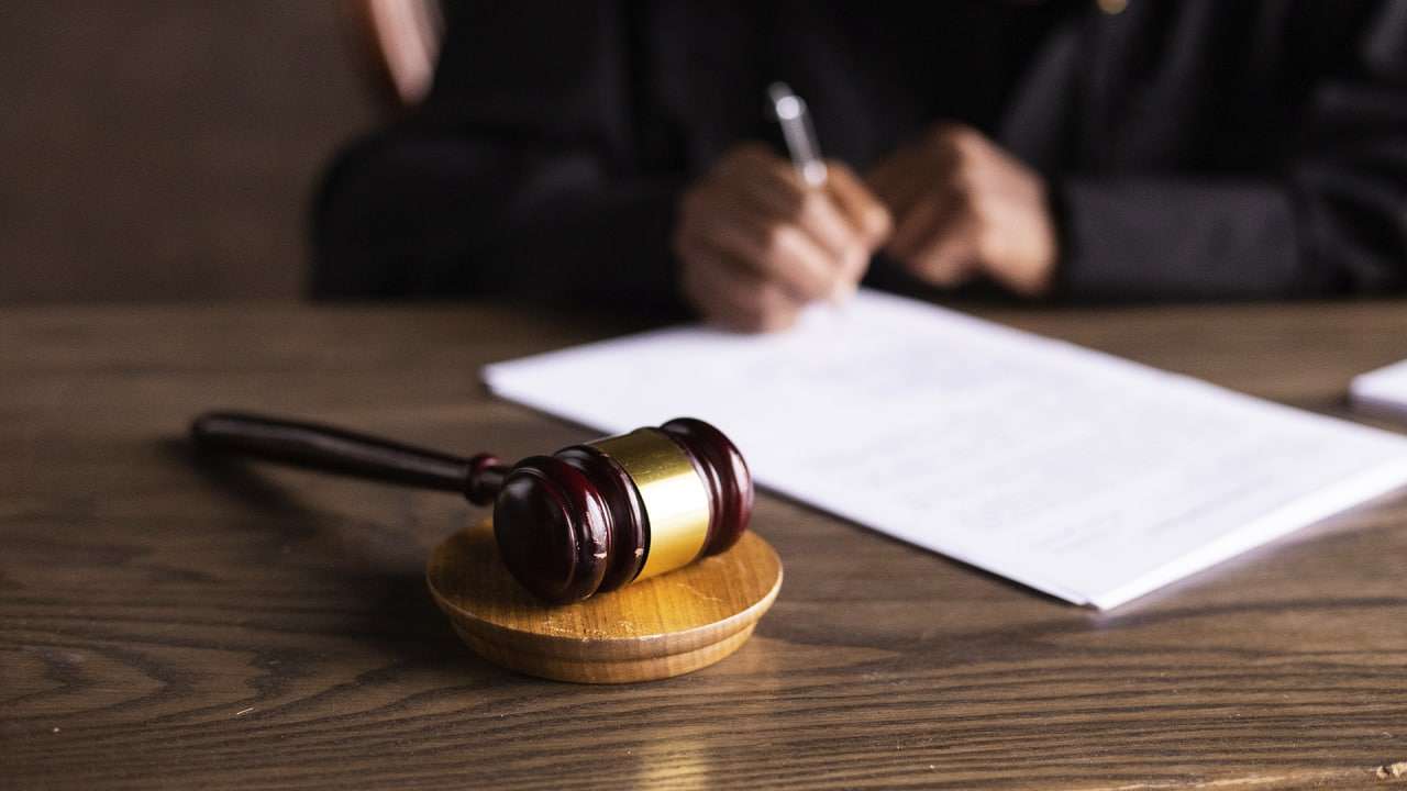 Экс-полицейского судят в Самаре за убийство школьницы