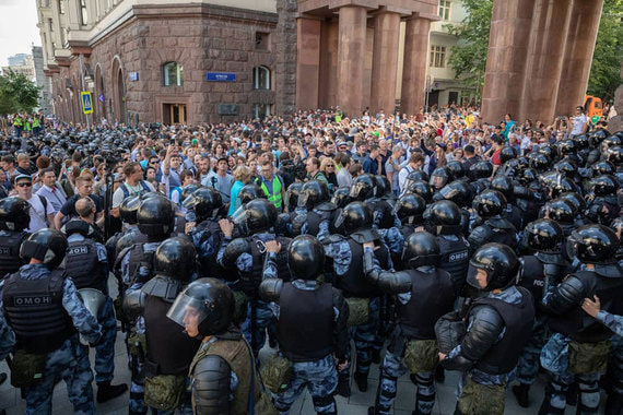 Евросоюз назвал неадекватным применение силы к протестующим в Москве Евросоюз назвал неадекватным применение силы к протестующим в Москве общество,политика,россияне