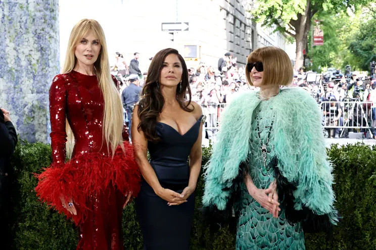 В этом году Met Gala собрал рекордную сумму в 42 млн долларов Санчес, решила, Лорен, мероприятия, ранее, мероприятие, Джефф, костюма, Института, СанчесЛорен, долларов, предпринимателями, крупными, финансируется, тогда, миллиардеров, числе, правилам, существовать, частично