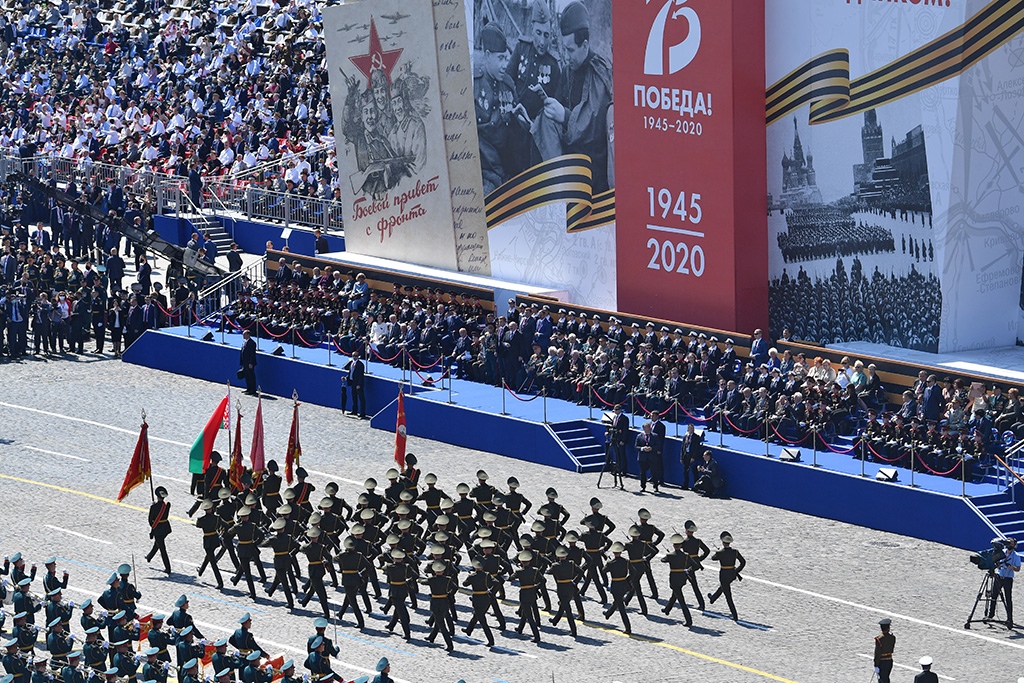 Путин принял парад Победы на Красной площади