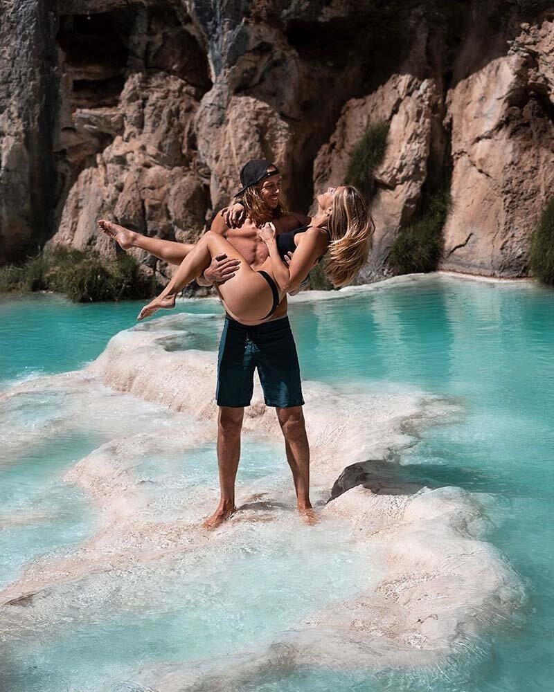 Пара тревел-блогеров из США вновь вызвала своим снимком негодование у интернет-публики Пара тревел-блогеров из США вновь вызвала своим снимком негодование у интернет-публики путешествие,туризм,Фотография