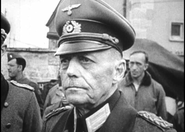  Герд фон Рундштедт,генерал-фельдмаршал, группа армий «Юг».