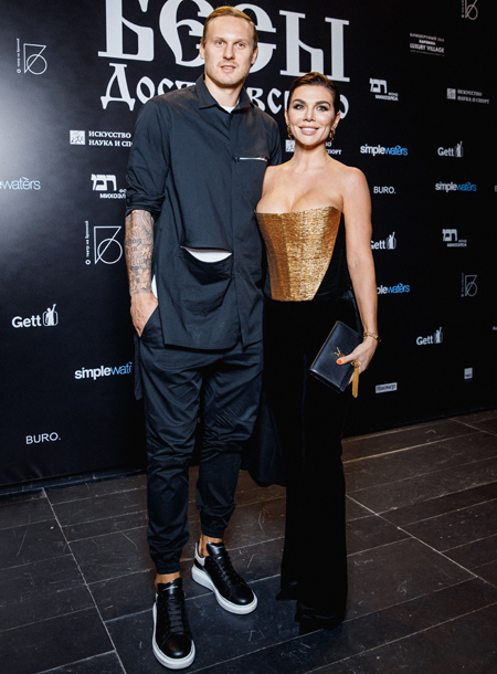 Анна Седокова и Янис Тимма, Екатерина Варнава и другие на премьере спектакля Константина Богомолова "Бесы Достоевского" Анна Седокова и Янис Тимма, Екатерина Варнава и другие на премьере спектакля Константина Богомолова "Бесы Достоевского" Звезды,Новости о звездах