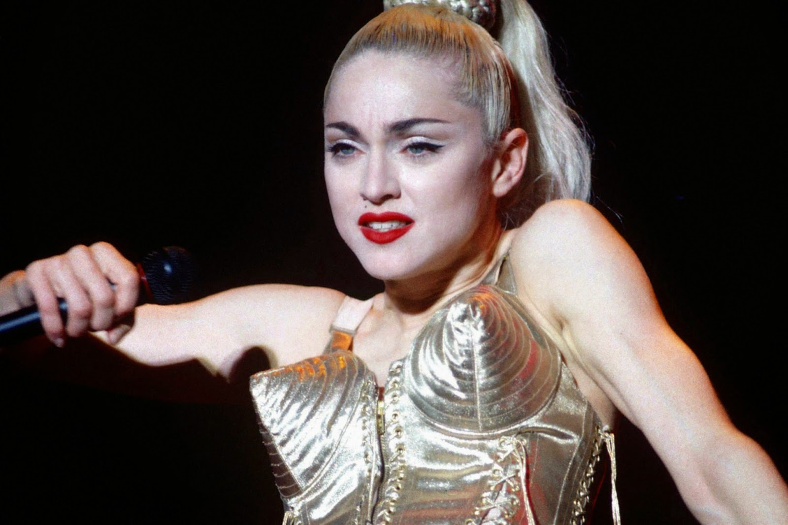 Синдром мадонны. Мадонна blond Ambition Tour. Мадонна певица. Madonna 1990 blond Ambition. Мадонна певица молодая.