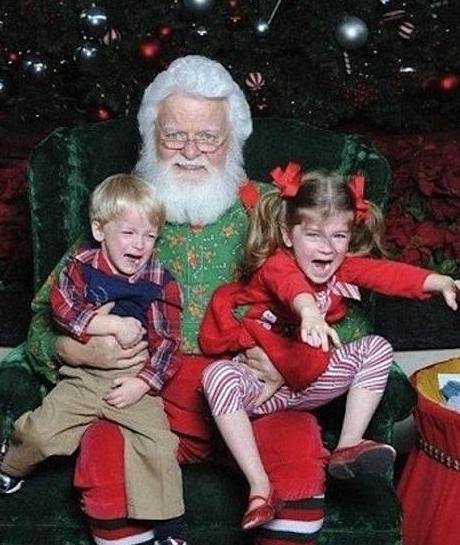 Не хотим Санта Клауса, хотим покемонов! дед мороз, напугали детишек, новый год, подарки, праздник, рождество, санта клаус, страшный дед