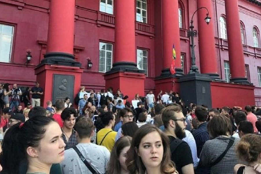 Главный ВУЗ Украины - студенты любят Россию и ненавидят Евромайдан