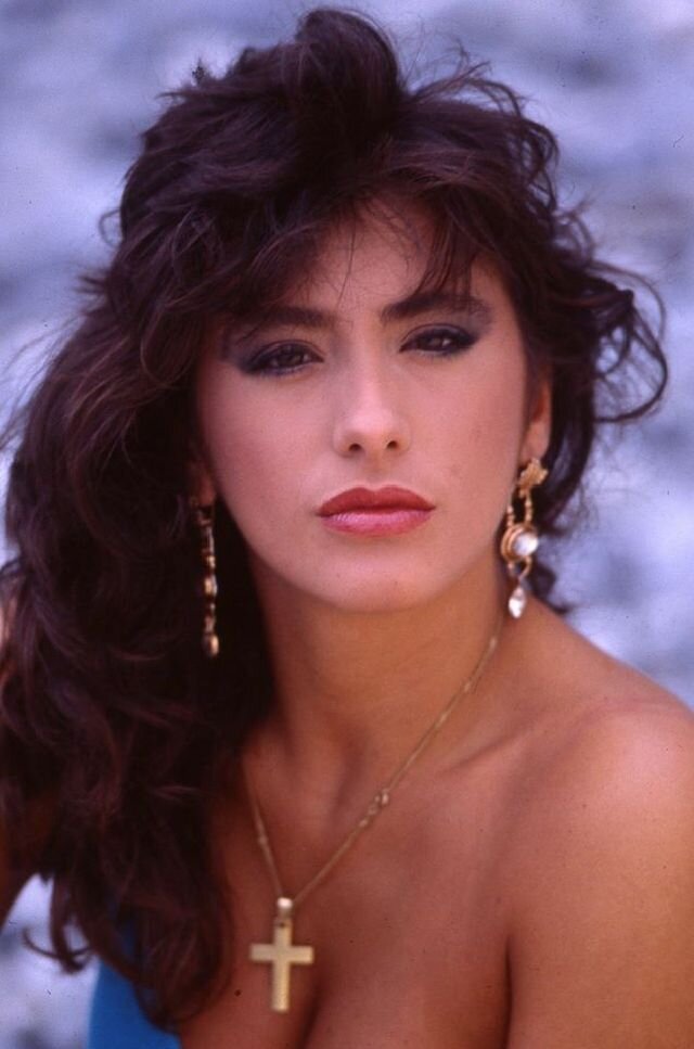 Посещать дискотеки я никогда не любил. Не мой это формат отдыха. Вот концерты пусть и вообще никому не известных провинциальных групп другое дело. В своё время меня они очень даже вдохновляли.-3