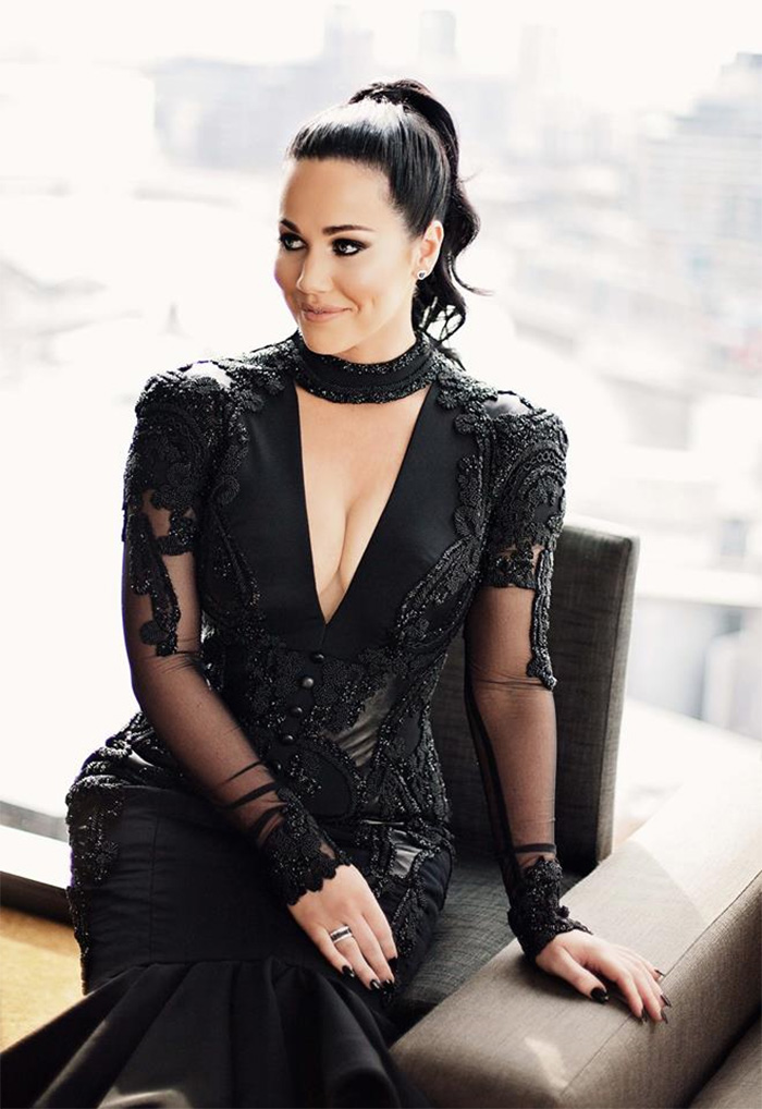 невеста в черном платье