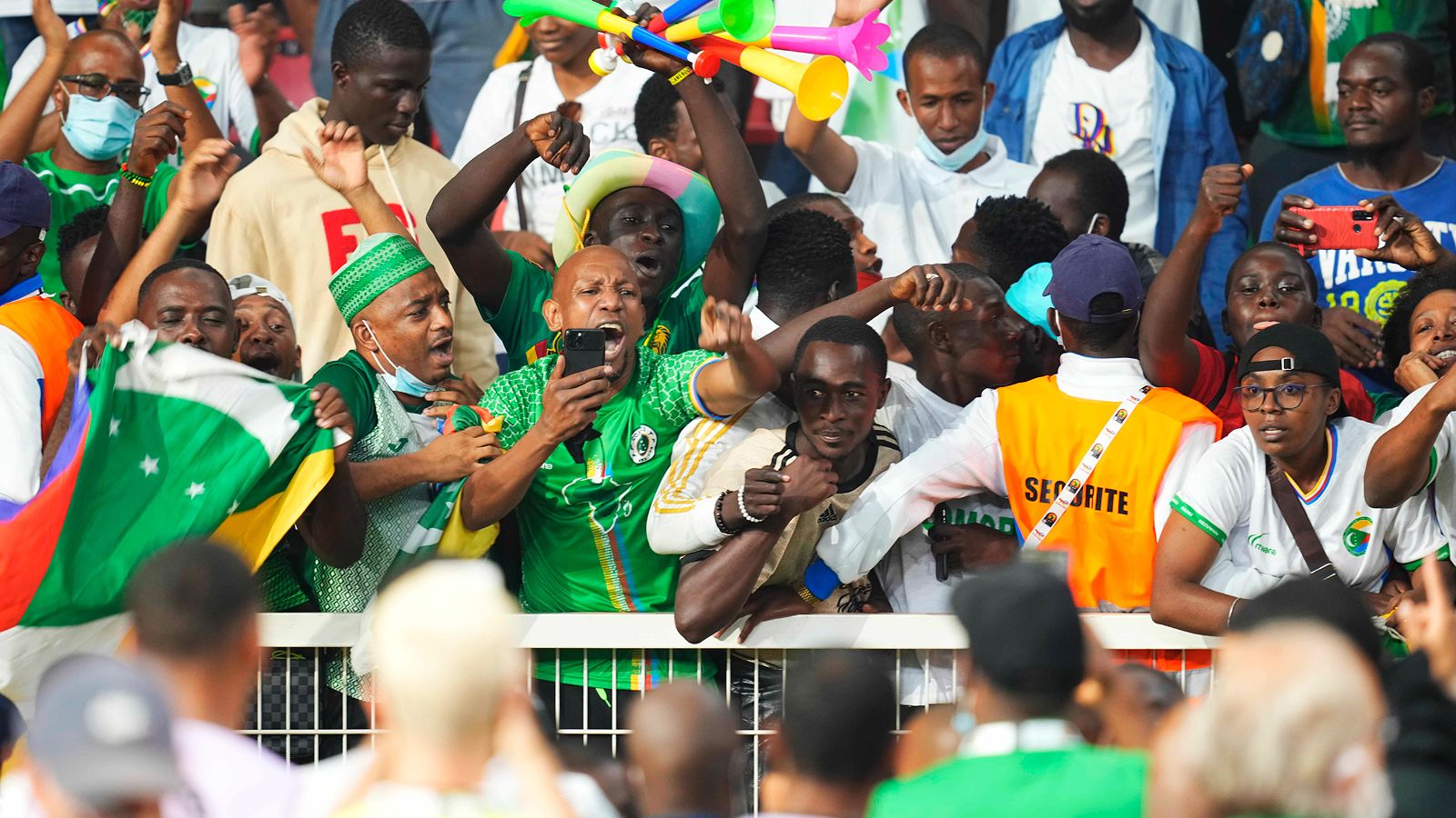 Давка перед футбольным матчем в Камеруне: 8 человек погибли