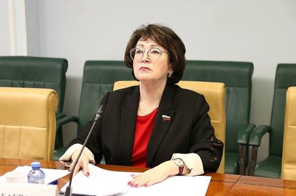 Сенатор Российской Федерации провела дистанционный прием граждан