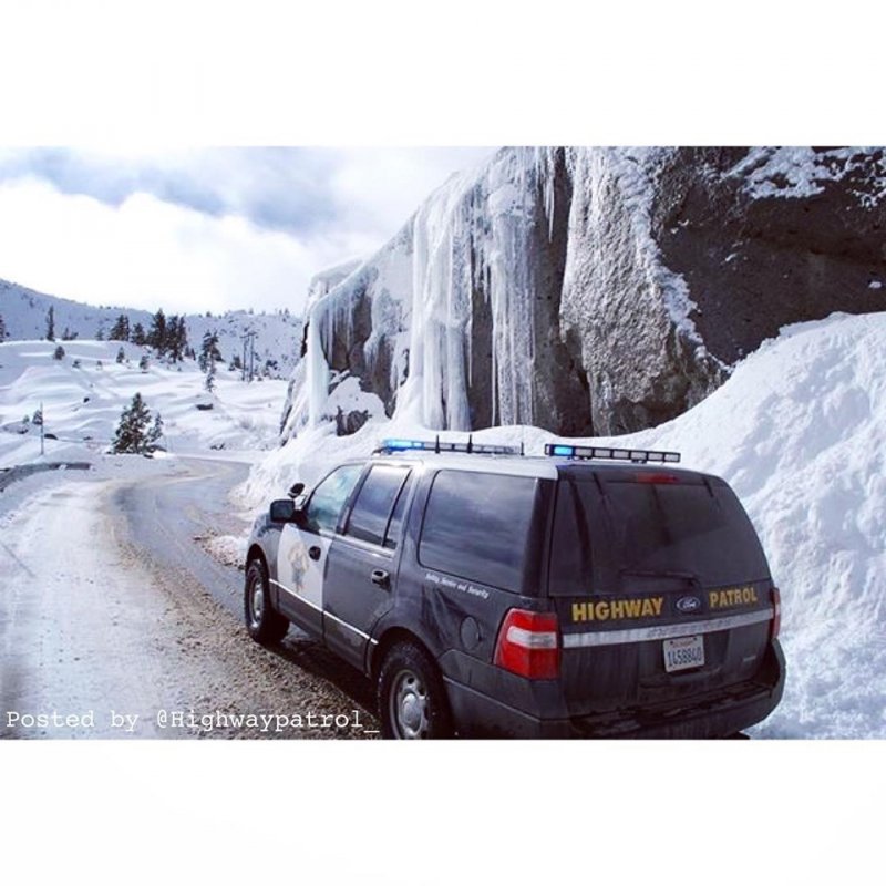 В горах Калифорнии, не самый популярный полицейский автомобиль Форд Экспедишен полицейский автомобиль, полиция, сша