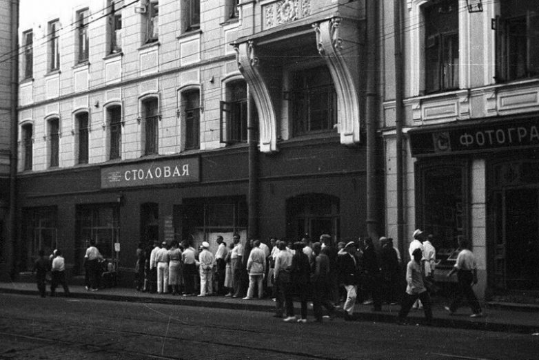 Какими были очереди в СССР? Какими были очереди в СССР?
