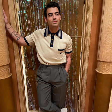 Игры в приставку и фото в обнаженном виде: как Джо Джонас отметил день рождения с женой Софи Тернер Игры в приставку и фото в обнаженном виде: как Джо Джонас отметил день рождения с женой Софи Тернер Звездные пары